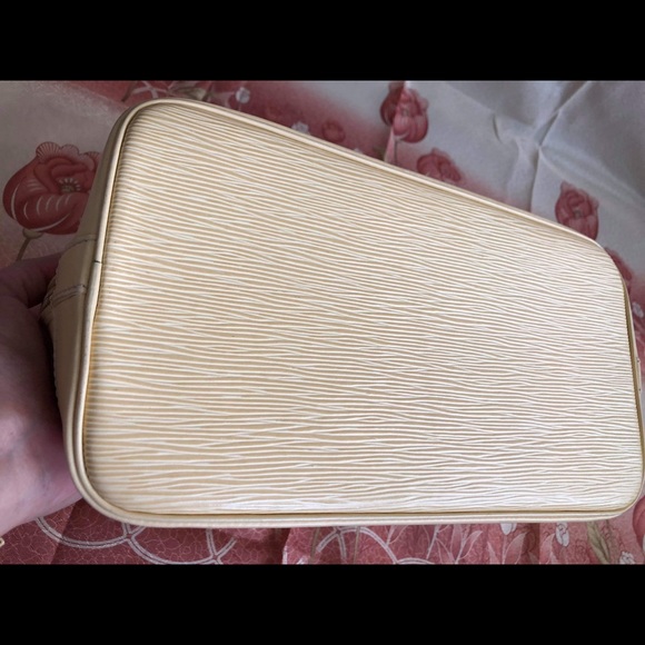 AUTHENTIC LV EPI YELLOW ALMA BAG - Picture 14 of 16